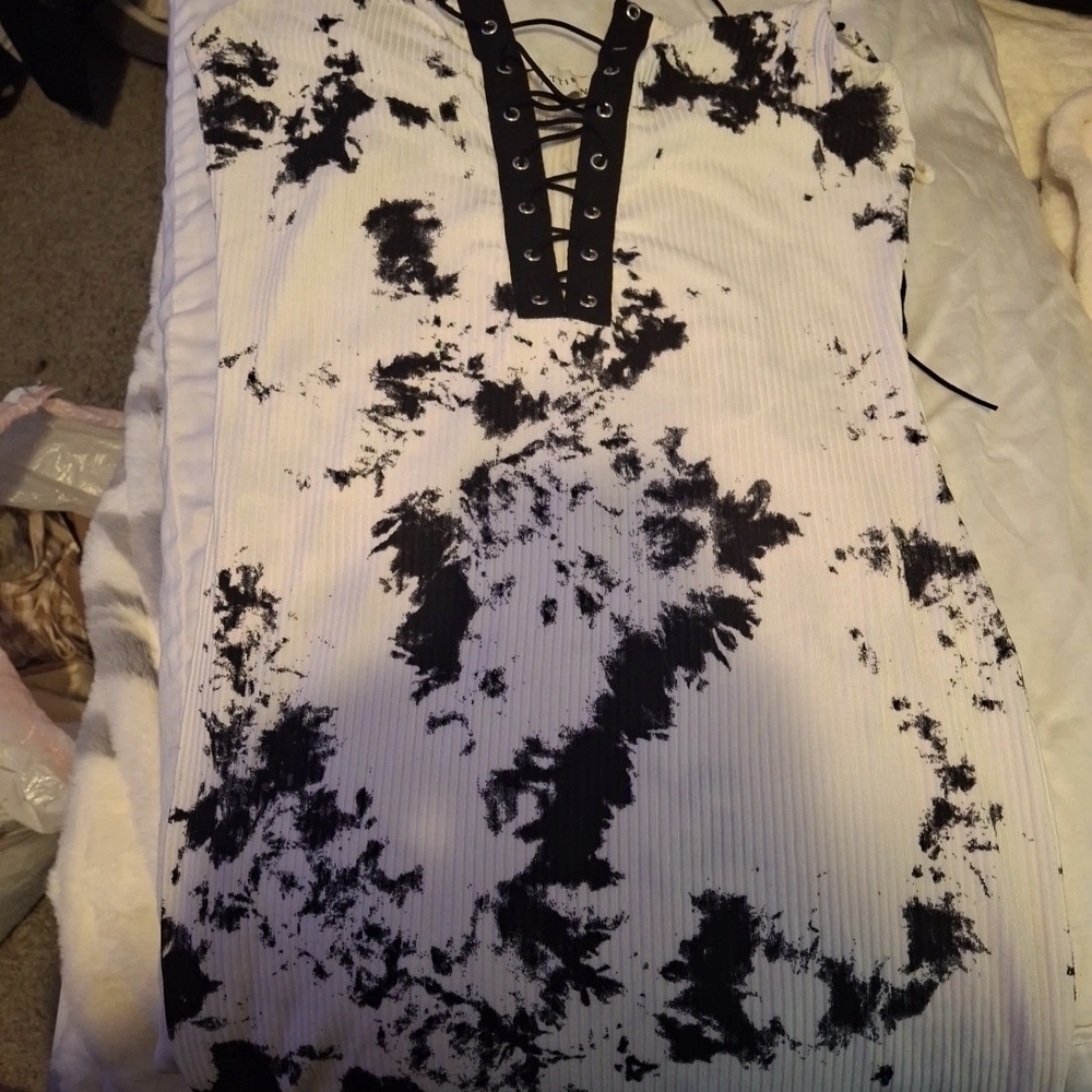 Women's Black & White Lace-Up Ribbed Tank Top